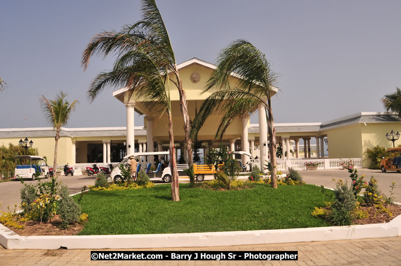 Grand Palladium Resort & Spa [Fiesta] - Hanover, Jamaica - Host of the Hanover Homecoming Foundation Celebration - Hanover Jamaica Travel Guide - Lucea Jamaica Travel Guide is an Internet Travel - Tourism Resource Guide to the Parish of Hanover and Lucea area of Jamaica - http://www.hanoverjamaicatravelguide.com - http://.www.luceajamaicatravelguide.com