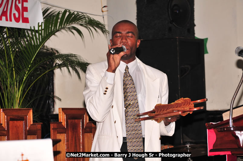 Praise Evening of Excellence Concert Lucea United Church - Hanover Jamaica Travel Guide - Lucea Jamaica Travel Guide is an Internet Travel - Tourism Resource Guide to the Parish of Hanover and Lucea area of Jamaica - http://www.hanoverjamaicatravelguide.com - http://.www.luceajamaicatravelguide.com