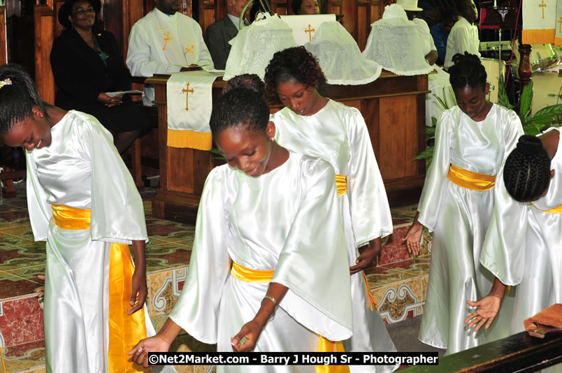 Lucea United Church - United Church in Jamaica and Cayman Islands - Worship Service & Celebration of the Sacrament of Holy Communion - Special Guests: Hanover Homecoming Foundation & His Excellency The Most Honourable Professor Sir Kenneth Hall Governor General of Jamaica - Hanover Jamaica Travel Guide - Lucea Jamaica Travel Guide is an Internet Travel - Tourism Resource Guide to the Parish of Hanover and Lucea area of Jamaica - http://www.hanoverjamaicatravelguide.com - http://.www.luceajamaicatravelguide.com