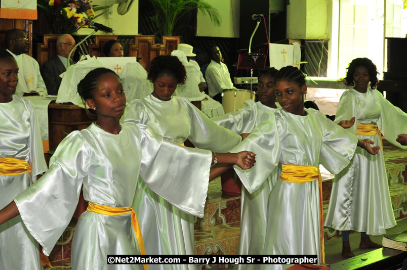 Lucea United Church - United Church in Jamaica and Cayman Islands - Worship Service & Celebration of the Sacrament of Holy Communion - Special Guests: Hanover Homecoming Foundation & His Excellency The Most Honourable Professor Sir Kenneth Hall Governor General of Jamaica - Hanover Jamaica Travel Guide - Lucea Jamaica Travel Guide is an Internet Travel - Tourism Resource Guide to the Parish of Hanover and Lucea area of Jamaica - http://www.hanoverjamaicatravelguide.com - http://.www.luceajamaicatravelguide.com