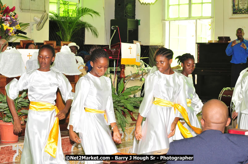 Lucea United Church - United Church in Jamaica and Cayman Islands - Worship Service & Celebration of the Sacrament of Holy Communion - Special Guests: Hanover Homecoming Foundation & His Excellency The Most Honourable Professor Sir Kenneth Hall Governor General of Jamaica - Hanover Jamaica Travel Guide - Lucea Jamaica Travel Guide is an Internet Travel - Tourism Resource Guide to the Parish of Hanover and Lucea area of Jamaica - http://www.hanoverjamaicatravelguide.com - http://.www.luceajamaicatravelguide.com