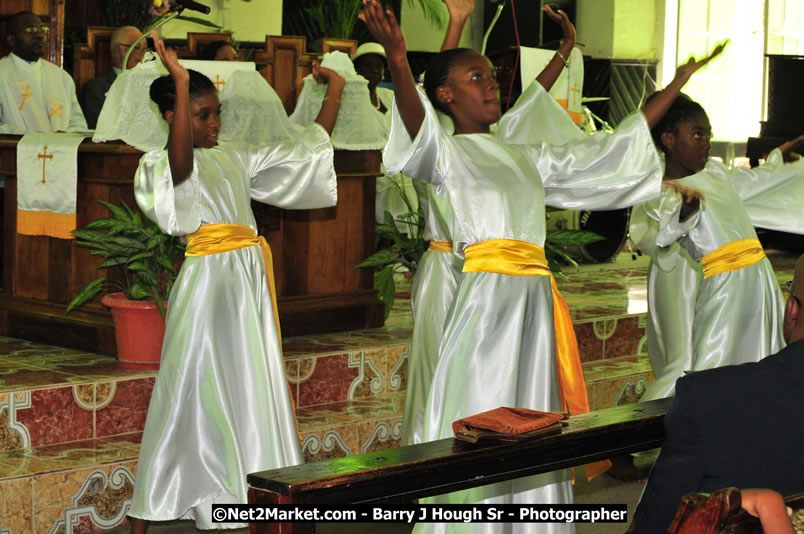 Lucea United Church - United Church in Jamaica and Cayman Islands - Worship Service & Celebration of the Sacrament of Holy Communion - Special Guests: Hanover Homecoming Foundation & His Excellency The Most Honourable Professor Sir Kenneth Hall Governor General of Jamaica - Hanover Jamaica Travel Guide - Lucea Jamaica Travel Guide is an Internet Travel - Tourism Resource Guide to the Parish of Hanover and Lucea area of Jamaica - http://www.hanoverjamaicatravelguide.com - http://.www.luceajamaicatravelguide.com