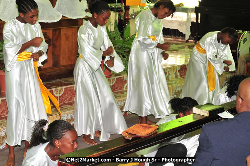 Lucea United Church - United Church in Jamaica and Cayman Islands - Worship Service & Celebration of the Sacrament of Holy Communion - Special Guests: Hanover Homecoming Foundation & His Excellency The Most Honourable Professor Sir Kenneth Hall Governor General of Jamaica - Hanover Jamaica Travel Guide - Lucea Jamaica Travel Guide is an Internet Travel - Tourism Resource Guide to the Parish of Hanover and Lucea area of Jamaica - http://www.hanoverjamaicatravelguide.com - http://.www.luceajamaicatravelguide.com