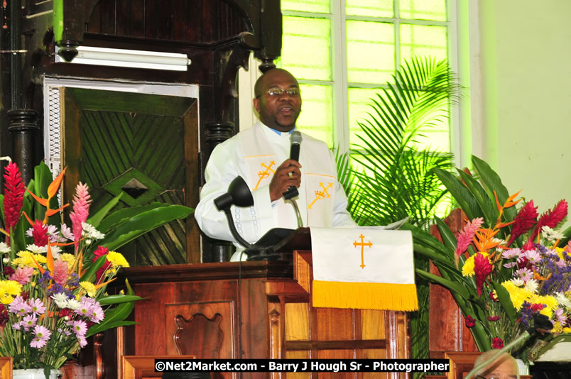 Lucea United Church - United Church in Jamaica and Cayman Islands - Worship Service & Celebration of the Sacrament of Holy Communion - Special Guests: Hanover Homecoming Foundation & His Excellency The Most Honourable Professor Sir Kenneth Hall Governor General of Jamaica - Hanover Jamaica Travel Guide - Lucea Jamaica Travel Guide is an Internet Travel - Tourism Resource Guide to the Parish of Hanover and Lucea area of Jamaica - http://www.hanoverjamaicatravelguide.com - http://.www.luceajamaicatravelguide.com