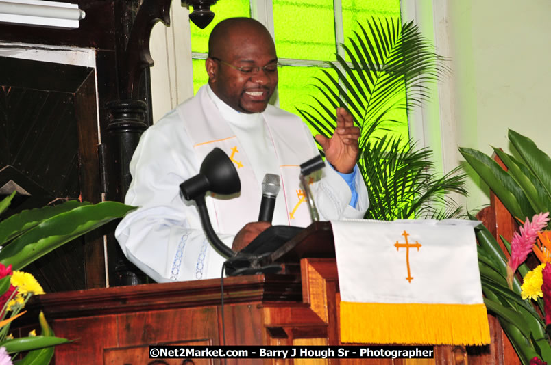 Lucea United Church - United Church in Jamaica and Cayman Islands - Worship Service & Celebration of the Sacrament of Holy Communion - Special Guests: Hanover Homecoming Foundation & His Excellency The Most Honourable Professor Sir Kenneth Hall Governor General of Jamaica - Hanover Jamaica Travel Guide - Lucea Jamaica Travel Guide is an Internet Travel - Tourism Resource Guide to the Parish of Hanover and Lucea area of Jamaica - http://www.hanoverjamaicatravelguide.com - http://.www.luceajamaicatravelguide.com