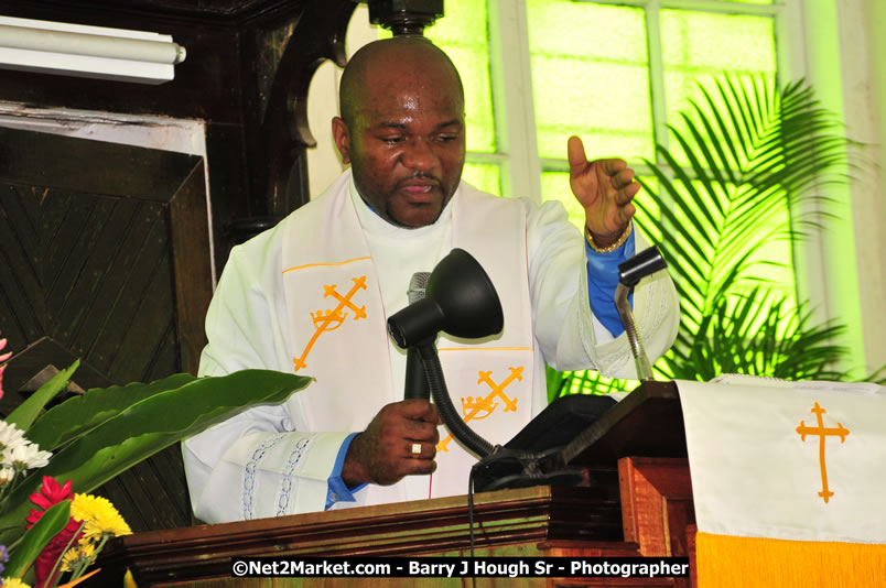 Lucea United Church - United Church in Jamaica and Cayman Islands - Worship Service & Celebration of the Sacrament of Holy Communion - Special Guests: Hanover Homecoming Foundation & His Excellency The Most Honourable Professor Sir Kenneth Hall Governor General of Jamaica - Hanover Jamaica Travel Guide - Lucea Jamaica Travel Guide is an Internet Travel - Tourism Resource Guide to the Parish of Hanover and Lucea area of Jamaica - http://www.hanoverjamaicatravelguide.com - http://.www.luceajamaicatravelguide.com