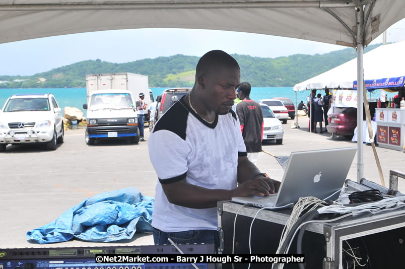 Lucea Cross the Harbour @ Lucea Car Park...! All Day Event - Cross the Harbour Swim, Boat Rides, and Entertainment for the Family, Concert Featuring: Bushman, George Nooks. Little Hero, Bushi One String, Dog Rice and many Local Artists - Friday, August 1, 2008 - Lucea, Hanover, Jamaica W.I. - Hanover Jamaica Travel Guide - Lucea Jamaica Travel Guide is an Internet Travel - Tourism Resource Guide to the Parish of Hanover and Lucea area of Jamaica