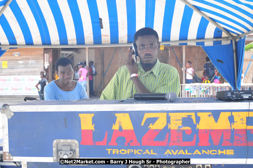 Lucea Cross the Harbour @ Lucea Car Park...! All Day Event - Cross the Harbour Swim, Boat Rides, and Entertainment for the Family, Concert Featuring: Bushman, George Nooks. Little Hero, Bushi One String, Dog Rice and many Local Artists - Friday, August 1, 2008 - Lucea, Hanover, Jamaica W.I. - Hanover Jamaica Travel Guide - Lucea Jamaica Travel Guide is an Internet Travel - Tourism Resource Guide to the Parish of Hanover and Lucea area of Jamaica