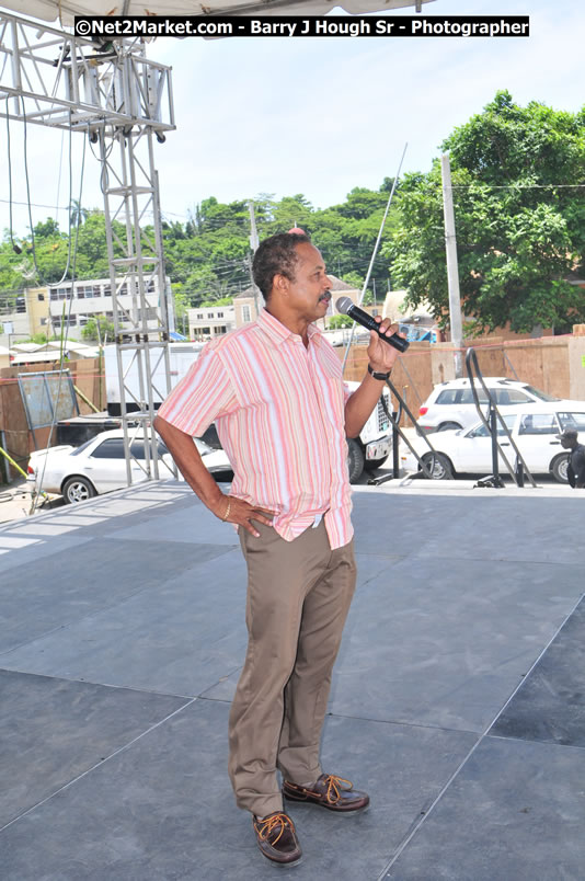 Lucea Cross the Harbour @ Lucea Car Park...! All Day Event - Cross the Harbour Swim, Boat Rides, and Entertainment for the Family, Concert Featuring: Bushman, George Nooks. Little Hero, Bushi One String, Dog Rice and many Local Artists - Friday, August 1, 2008 - Lucea, Hanover, Jamaica W.I. - Hanover Jamaica Travel Guide - Lucea Jamaica Travel Guide is an Internet Travel - Tourism Resource Guide to the Parish of Hanover and Lucea area of Jamaica