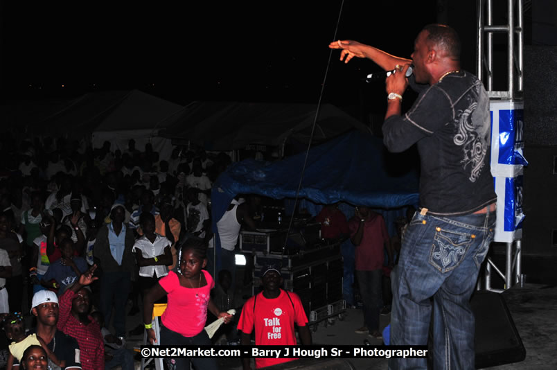 Lucea Cross the Harbour @ Lucea Car Park...! All Day Event - Cross the Harbour Swim, Boat Rides, and Entertainment for the Family, Concert Featuring: Bushman, George Nooks. Little Hero, Bushi One String, Dog Rice and many Local Artists - Friday, August 1, 2008 - Lucea, Hanover, Jamaica W.I. - Hanover Jamaica Travel Guide - Lucea Jamaica Travel Guide is an Internet Travel - Tourism Resource Guide to the Parish of Hanover and Lucea area of Jamaica - http://www.hanoverjamaicatravelguide.com - http://.www.luceajamaicatravelguide.com