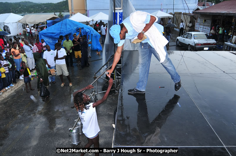 Lucea Cross the Harbour @ Lucea Car Park...! All Day Event - Cross the Harbour Swim, Boat Rides, and Entertainment for the Family, Concert Featuring: Bushman, George Nooks. Little Hero, Bushi One String, Dog Rice and many Local Artists - Friday, August 1, 2008 - Lucea, Hanover, Jamaica W.I. - Hanover Jamaica Travel Guide - Lucea Jamaica Travel Guide is an Internet Travel - Tourism Resource Guide to the Parish of Hanover and Lucea area of Jamaica