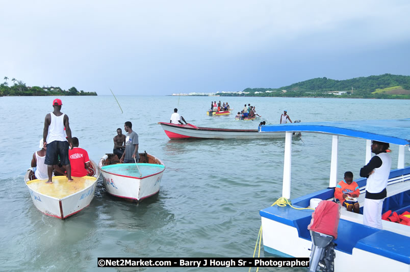 Lucea Cross the Harbour @ Lucea Car Park...! All Day Event - Cross the Harbour Swim, Boat Rides, and Entertainment for the Family, Concert Featuring: Bushman, George Nooks. Little Hero, Bushi One String, Dog Rice and many Local Artists - Friday, August 1, 2008 - Lucea, Hanover, Jamaica W.I. - Hanover Jamaica Travel Guide - Lucea Jamaica Travel Guide is an Internet Travel - Tourism Resource Guide to the Parish of Hanover and Lucea area of Jamaica