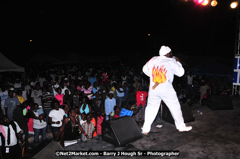 Lucea Cross the Harbour @ Lucea Car Park...! All Day Event - Cross the Harbour Swim, Boat Rides, and Entertainment for the Family, Concert Featuring: Bushman, George Nooks. Little Hero, Bushi One String, Dog Rice and many Local Artists - Friday, August 1, 2008 - Lucea, Hanover, Jamaica W.I. - Hanover Jamaica Travel Guide - Lucea Jamaica Travel Guide is an Internet Travel - Tourism Resource Guide to the Parish of Hanover and Lucea area of Jamaica