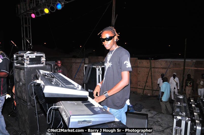 Lucea Cross the Harbour @ Lucea Car Park...! All Day Event - Cross the Harbour Swim, Boat Rides, and Entertainment for the Family, Concert Featuring: Bushman, George Nooks. Little Hero, Bushi One String, Dog Rice and many Local Artists - Friday, August 1, 2008 - Lucea, Hanover, Jamaica W.I. - Hanover Jamaica Travel Guide - Lucea Jamaica Travel Guide is an Internet Travel - Tourism Resource Guide to the Parish of Hanover and Lucea area of Jamaica - http://www.hanoverjamaicatravelguide.com - http://.www.luceajamaicatravelguide.com