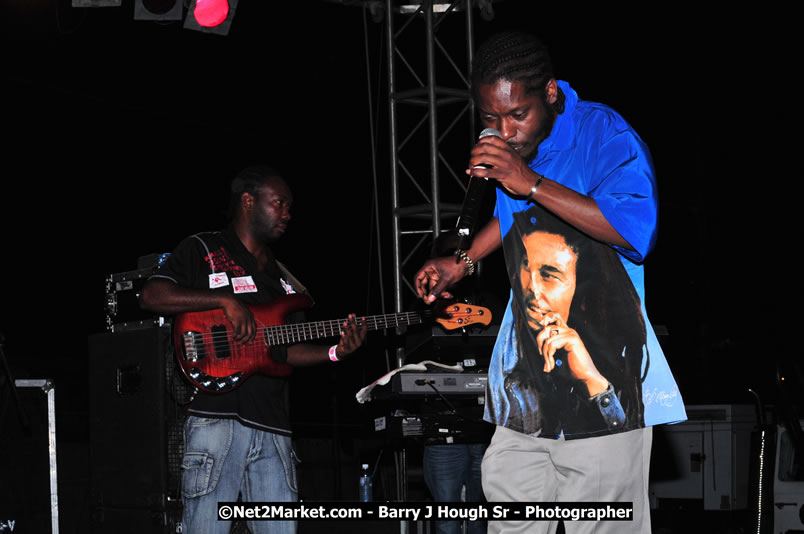 Lucea Cross the Harbour @ Lucea Car Park...! All Day Event - Cross the Harbour Swim, Boat Rides, and Entertainment for the Family, Concert Featuring: Bushman, George Nooks. Little Hero, Bushi One String, Dog Rice and many Local Artists - Friday, August 1, 2008 - Lucea, Hanover, Jamaica W.I. - Hanover Jamaica Travel Guide - Lucea Jamaica Travel Guide is an Internet Travel - Tourism Resource Guide to the Parish of Hanover and Lucea area of Jamaica - http://www.hanoverjamaicatravelguide.com - http://.www.luceajamaicatravelguide.com